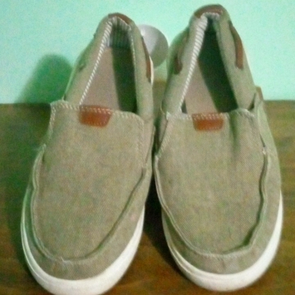 Magellan outdoors Youth shoe